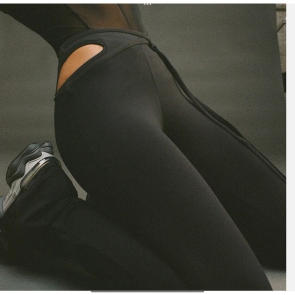 Joah Brown Cut Out Mini Flare Legging Black S - Picture 2 of 6